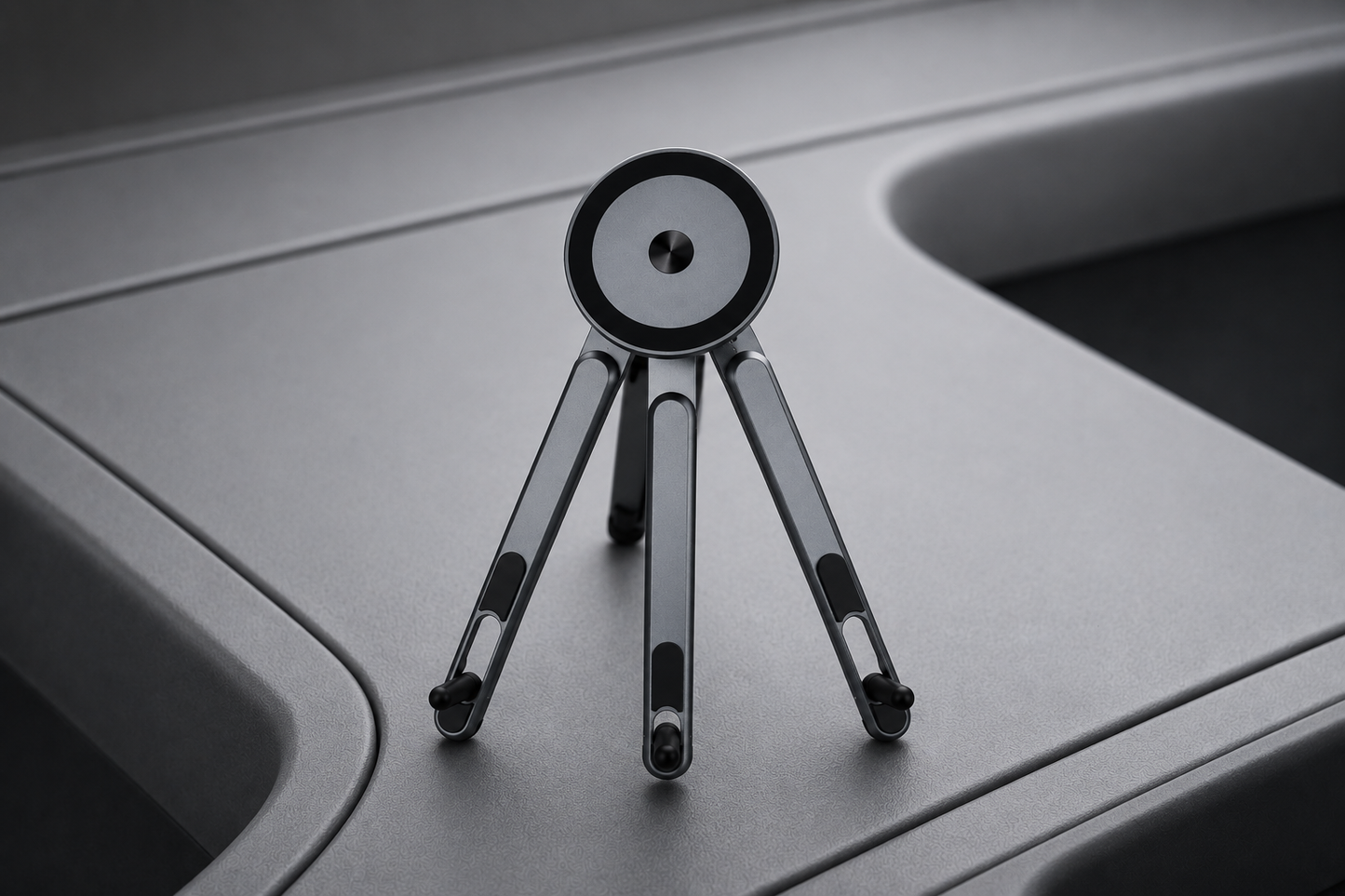Renge Flexstand - Magnetic Laptop Stand