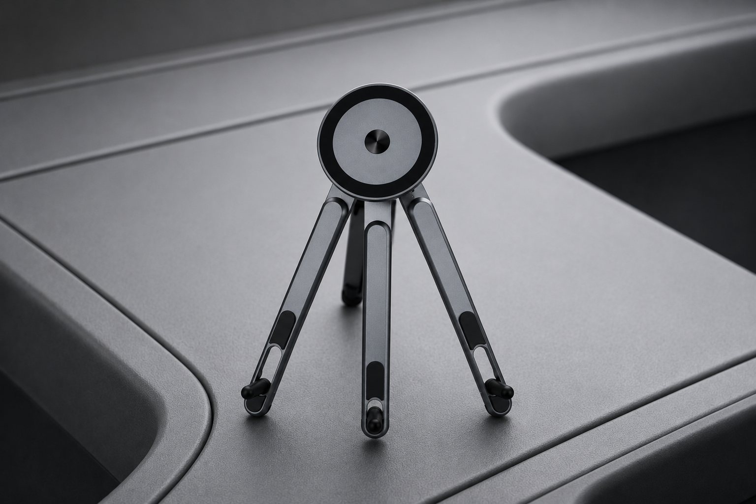 Renge Flexstand - Magnetic Laptop Stand